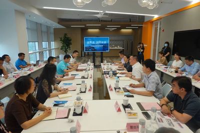 信息學(xué)院與集美區(qū)工信局開展理論學(xué)習(xí)中心組聯(lián)學(xué) 共話軟件和信息技術(shù)服務(wù)業(yè)發(fā)展新篇